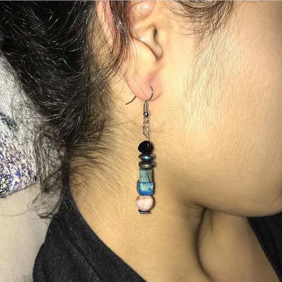 Earrings - Picture 2 of 8